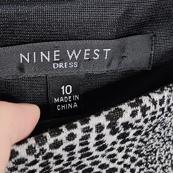 Nine West Snakeskin Print Sheath Crew Neck Dress Size 10 - Picture 3 of 7